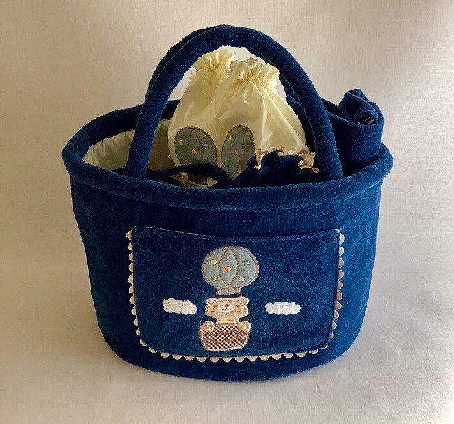 大きなバックには全て入ります。軽くて持ちやすいので沢山入って便利です。