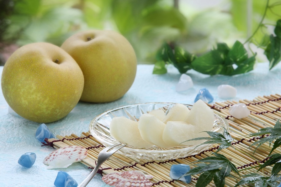 真夏の水分補給によく冷やした幸水はいかがですか？