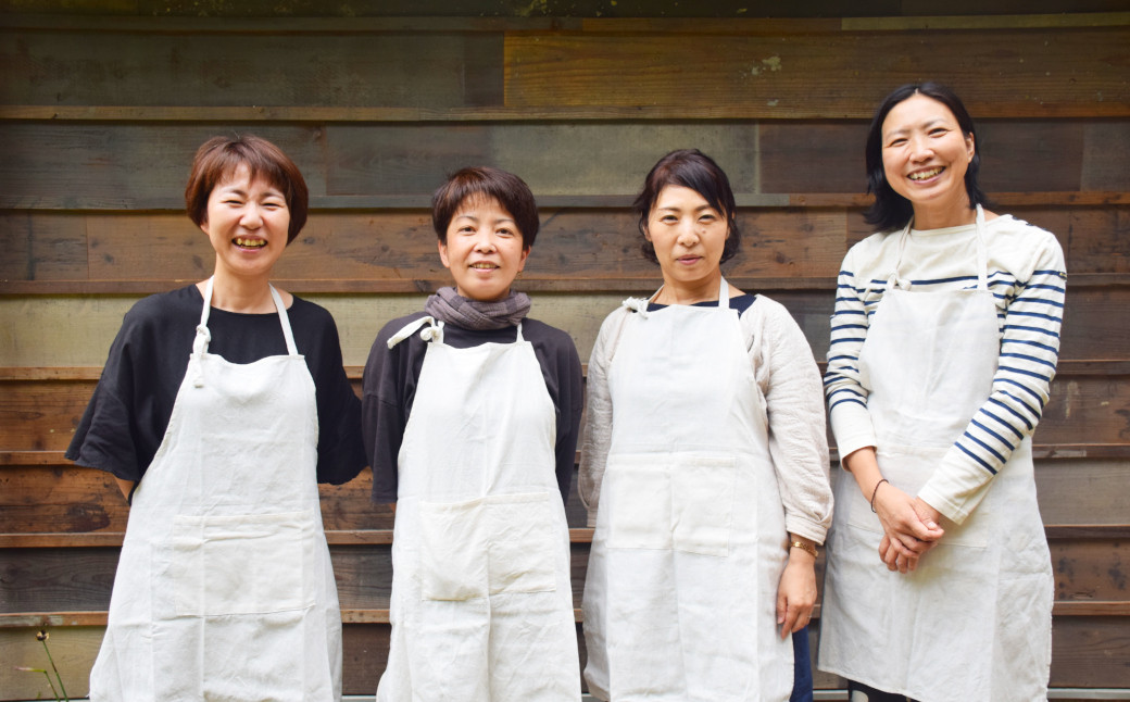 「かわいくて、江田島を誇れるものをお届けしたい」と思い、デザインからパッケージ作りまで皆で協力して進めています。