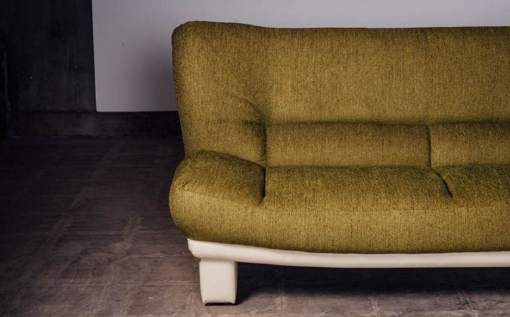 ※画像は3人掛けです。2人掛けのサイズはW1600×D820×H860mmです。