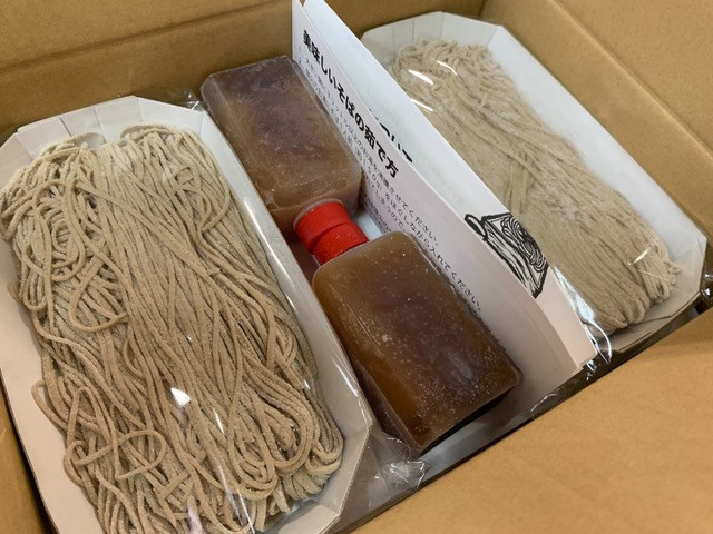 鯖節をブレンドするなど、こだわりの自家製つゆ付です。
