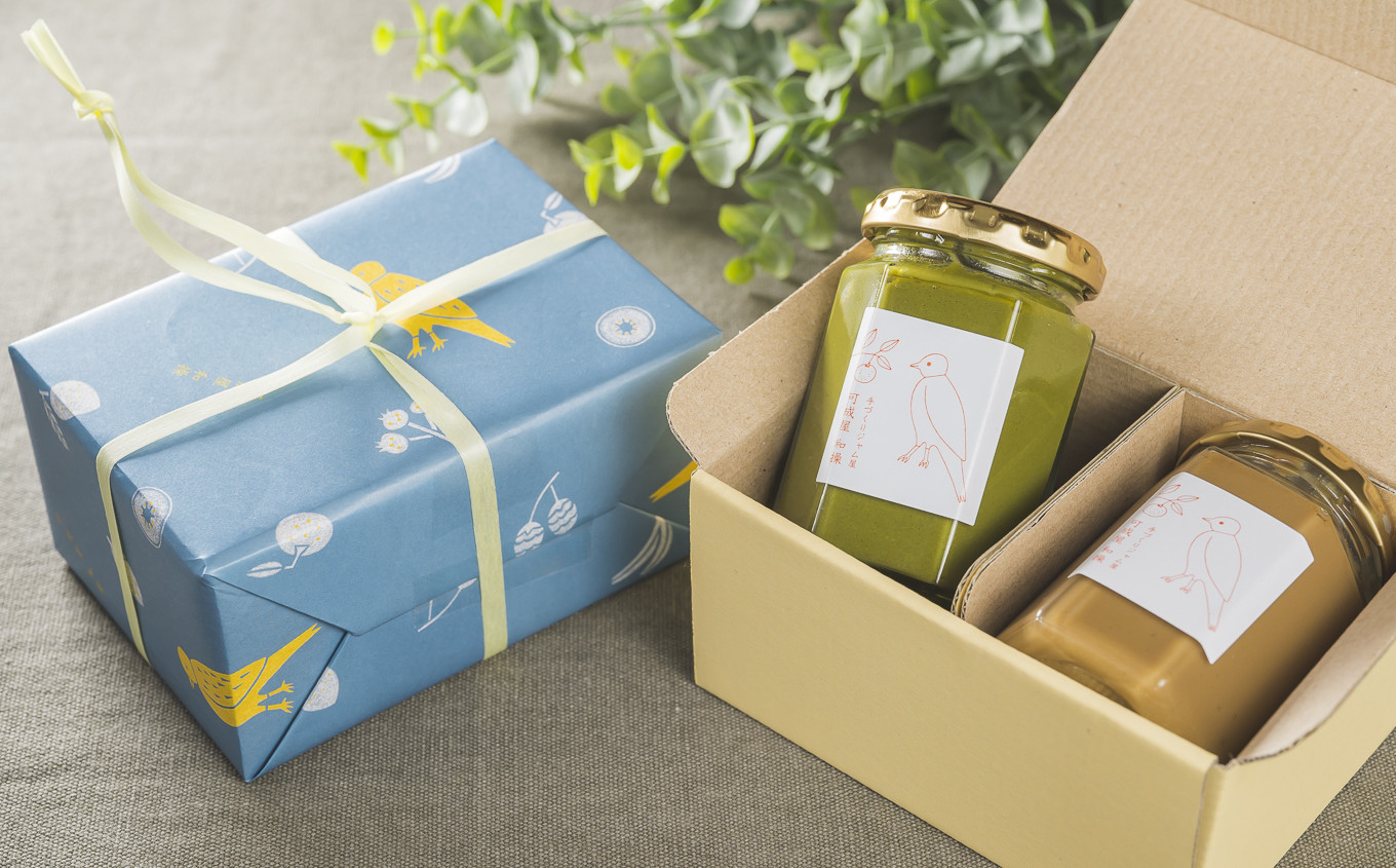 専用の化粧箱に入れてお届け！
味はもちろん、彩りも綺麗なので贈り物にもオススメです。