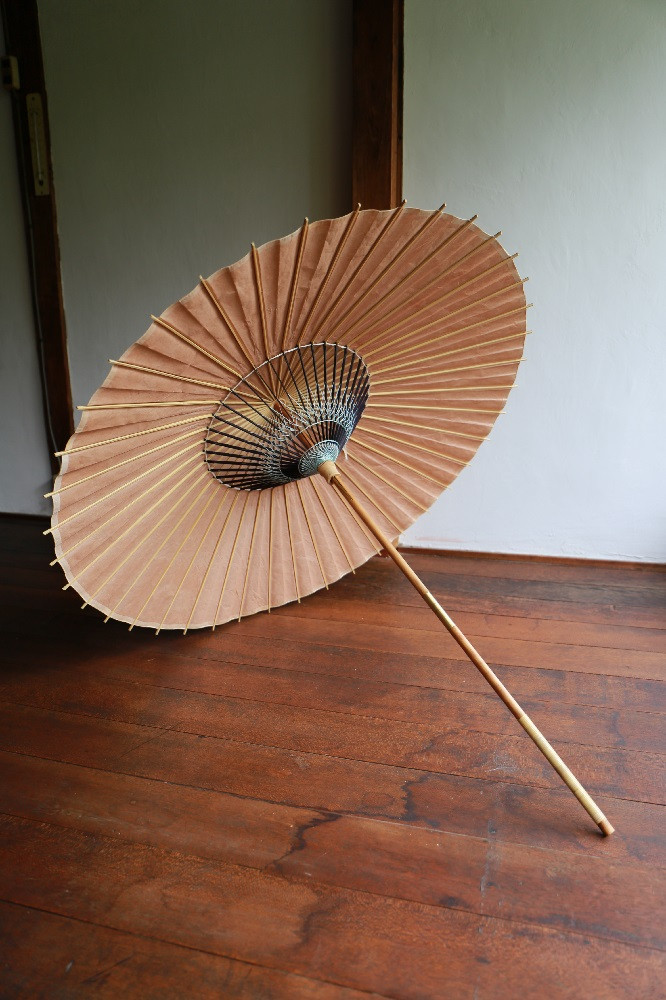 ※写真に使用されている和傘は、原液の色となります。