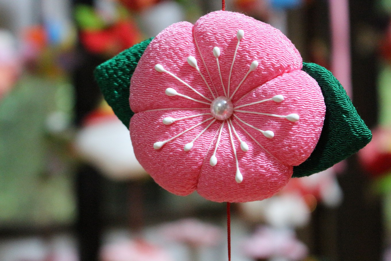 花の一例です。（※生地の色味や柄は１つ１つ異なります）