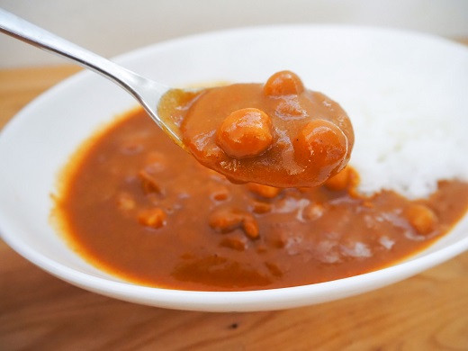 《ちょっと辛口》うれしい1パック200g入り!トマトの旨みたっぷりのルーがたっぷり!!ひよこ豆たっぷりで食べ応え◎