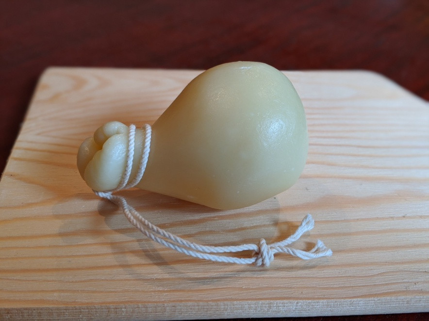 カチョカバロ約150g（ヤギ乳と牛乳の混乳）