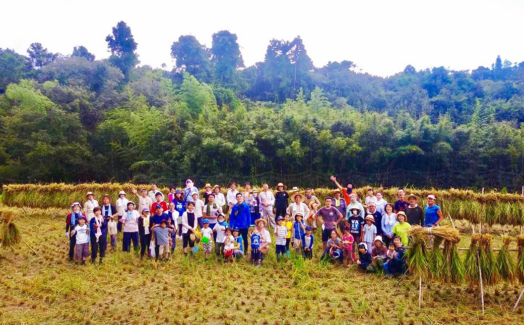 参加者の皆さんや地元の農家の方たちとの交流を深められます。