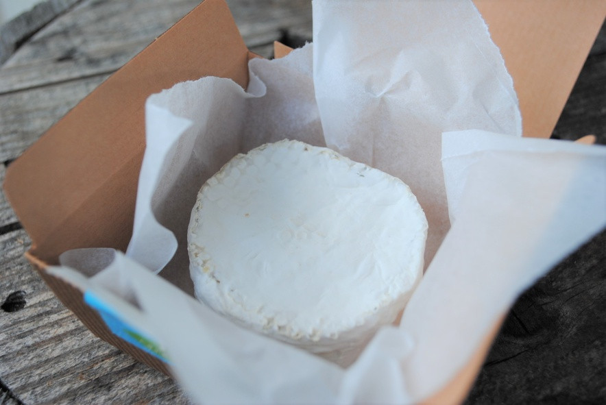 プレミアム白カビチーズ約50g（ヤギ乳）