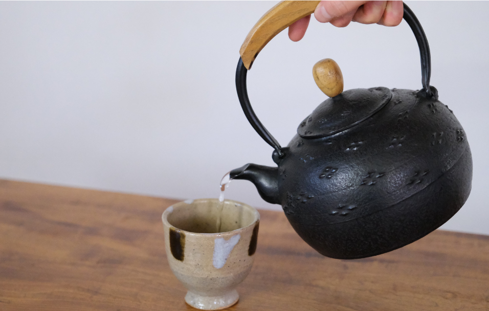 お湯がまろやかになりおいしいお茶が楽しめます。鉄分補給に最適です。