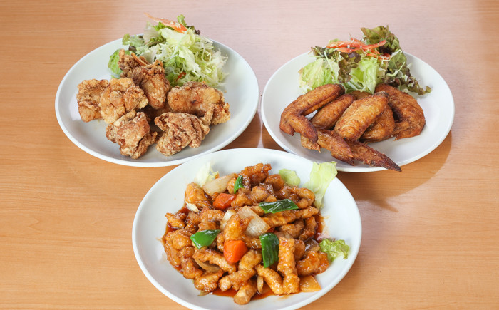 自宅で本格中華シリーズ:「本格中華セット」/
本格唐揚げ・黒酢酢豚・特製手羽先揚げ各2パックのセットです。