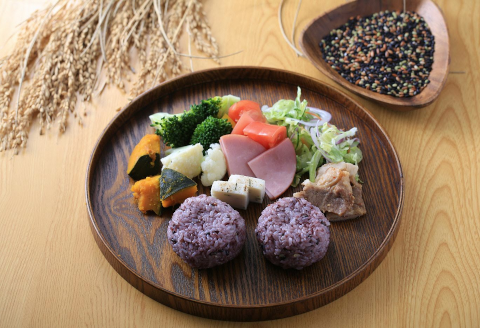 古代米を使用したおにぎり