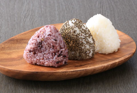 古代米・えごまシード・白米のおにぎり