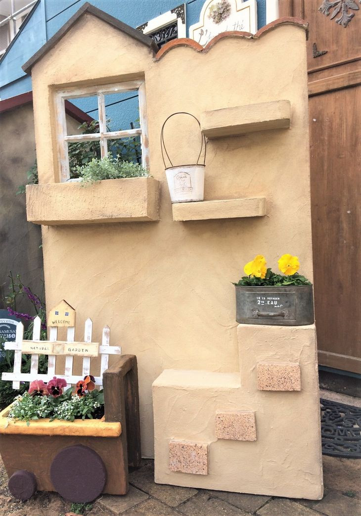 ＜MoonRabbit＞お家型のシャビー塀