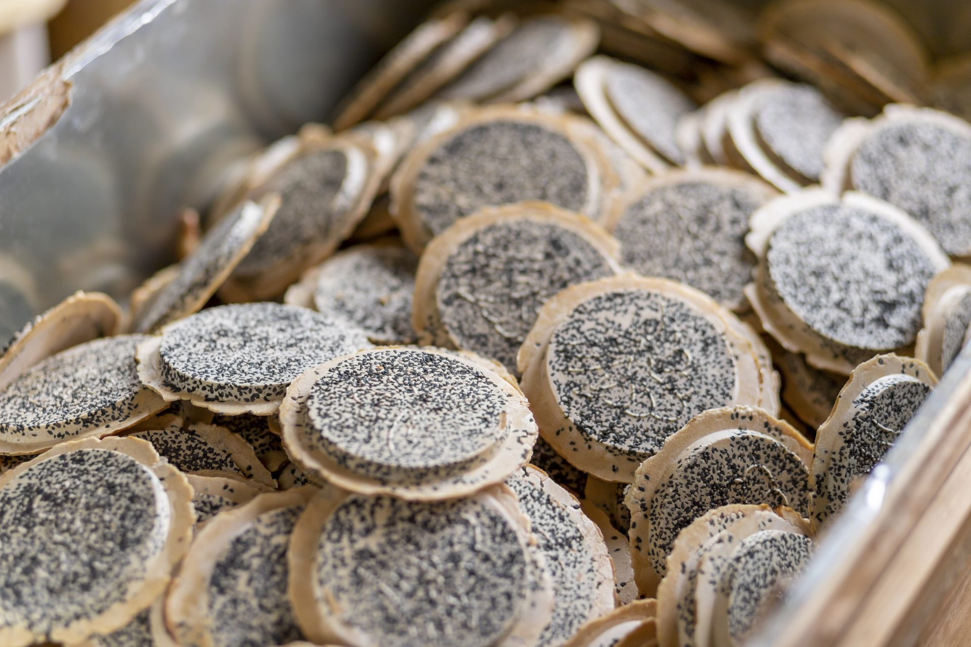 味わう人の想いを叶えてくれる南部煎餅。