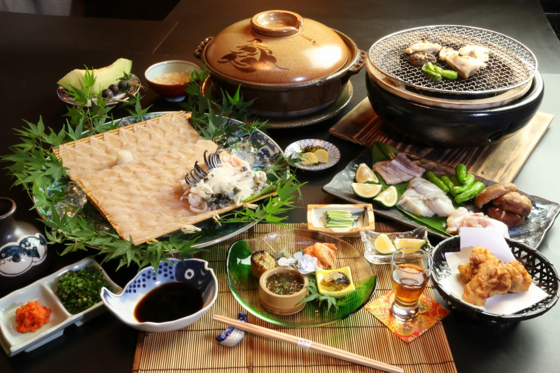 【夕食】夏ふぐVer：養殖とらふぐ懐石