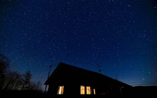満天の星を見上げながら素敵ななひとときを