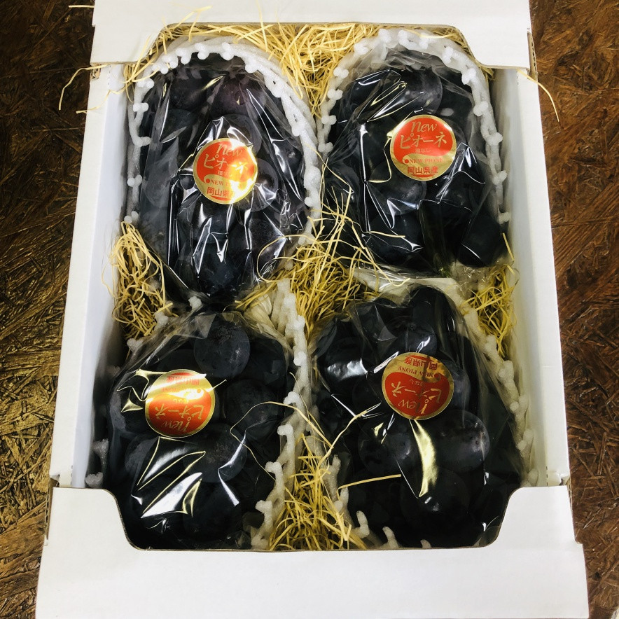 ぶどうのサイズにより、お届けする房数が3房～4房になります。房数は選べません。