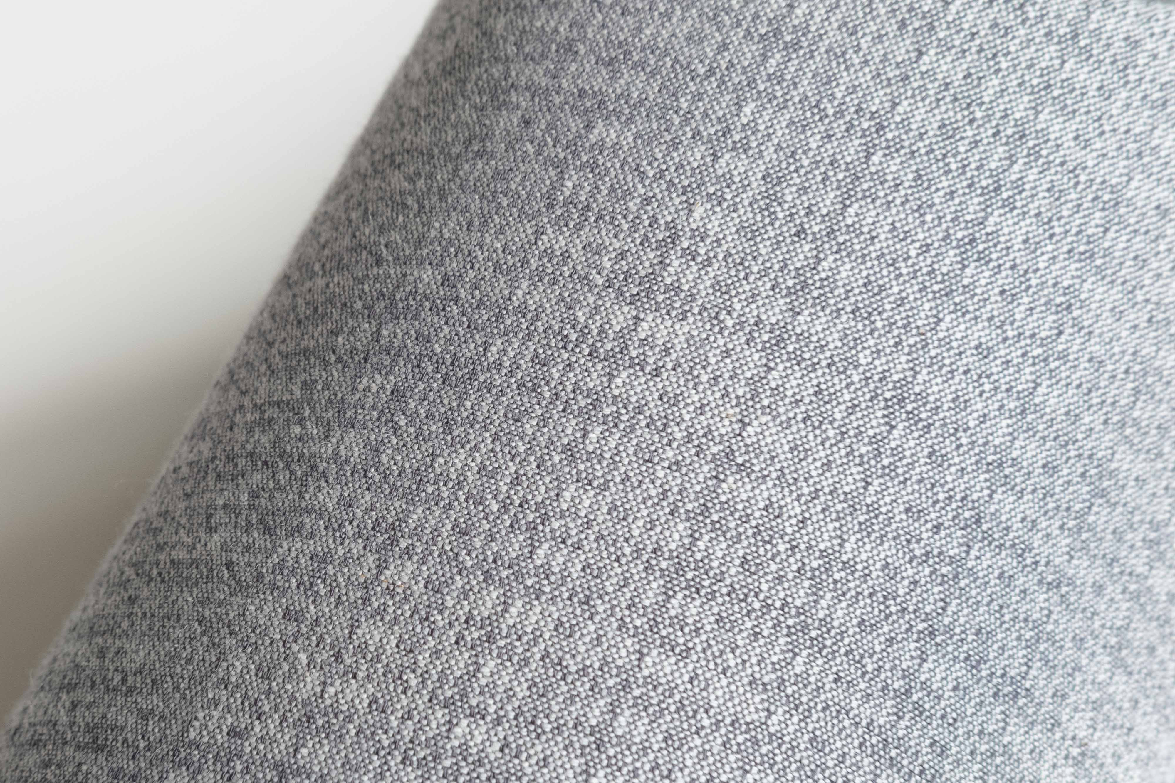 カラー:Bird Belly gray(グレー)