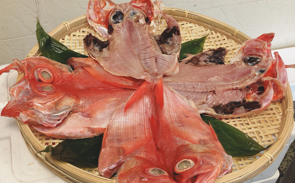 魚のことをを知り尽くしたいずみや鮮魚店が金目鯛の旨みを最大限に引き出します。