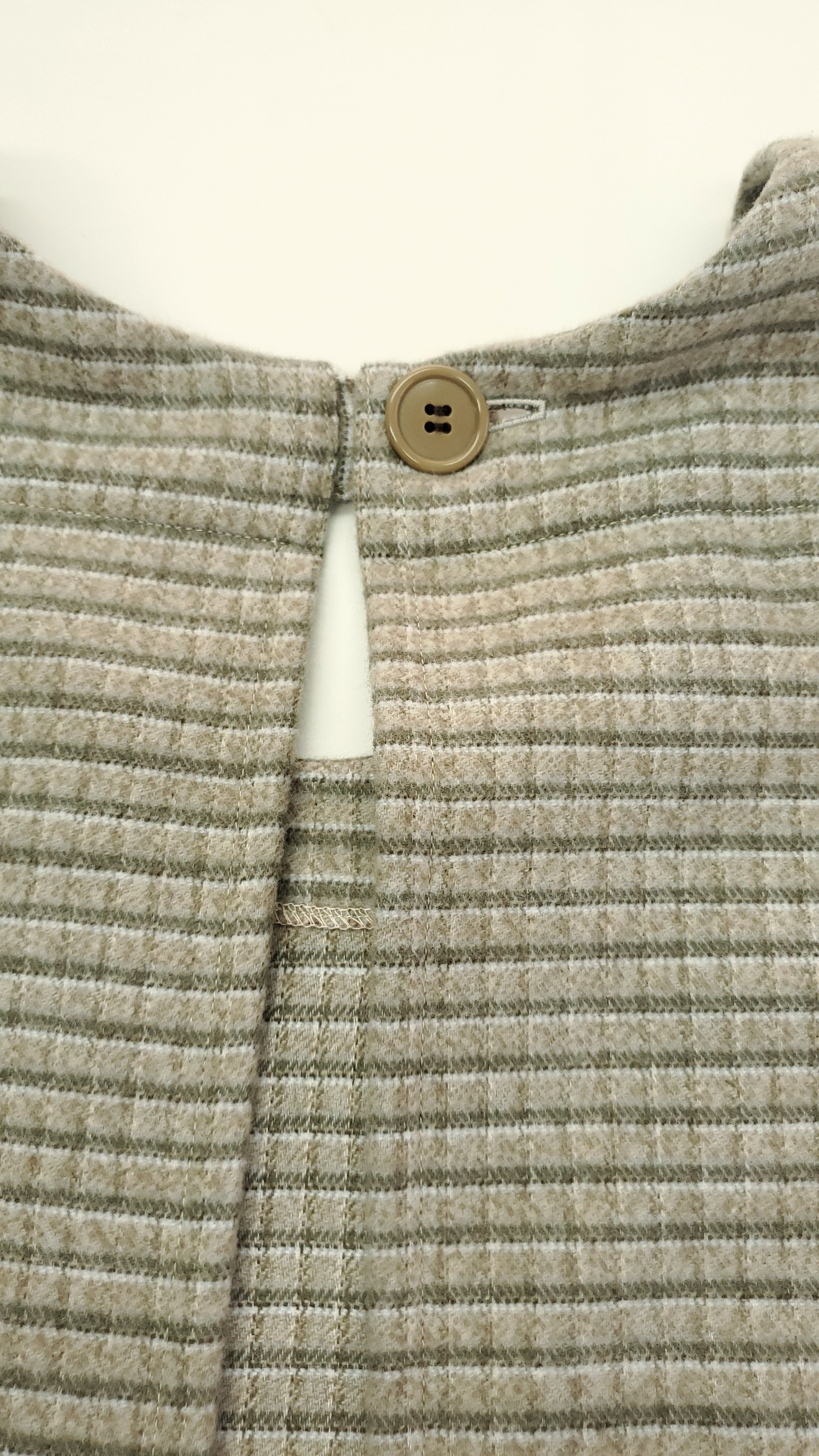 写真はベージュ②です。