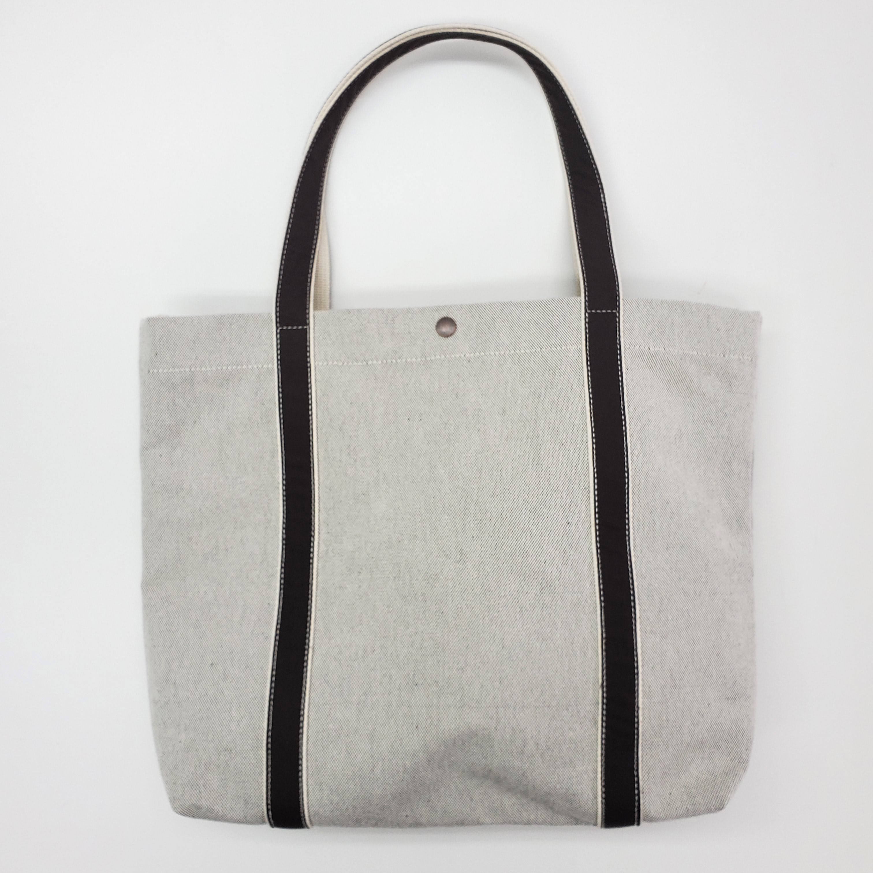 写真はブラウンです。