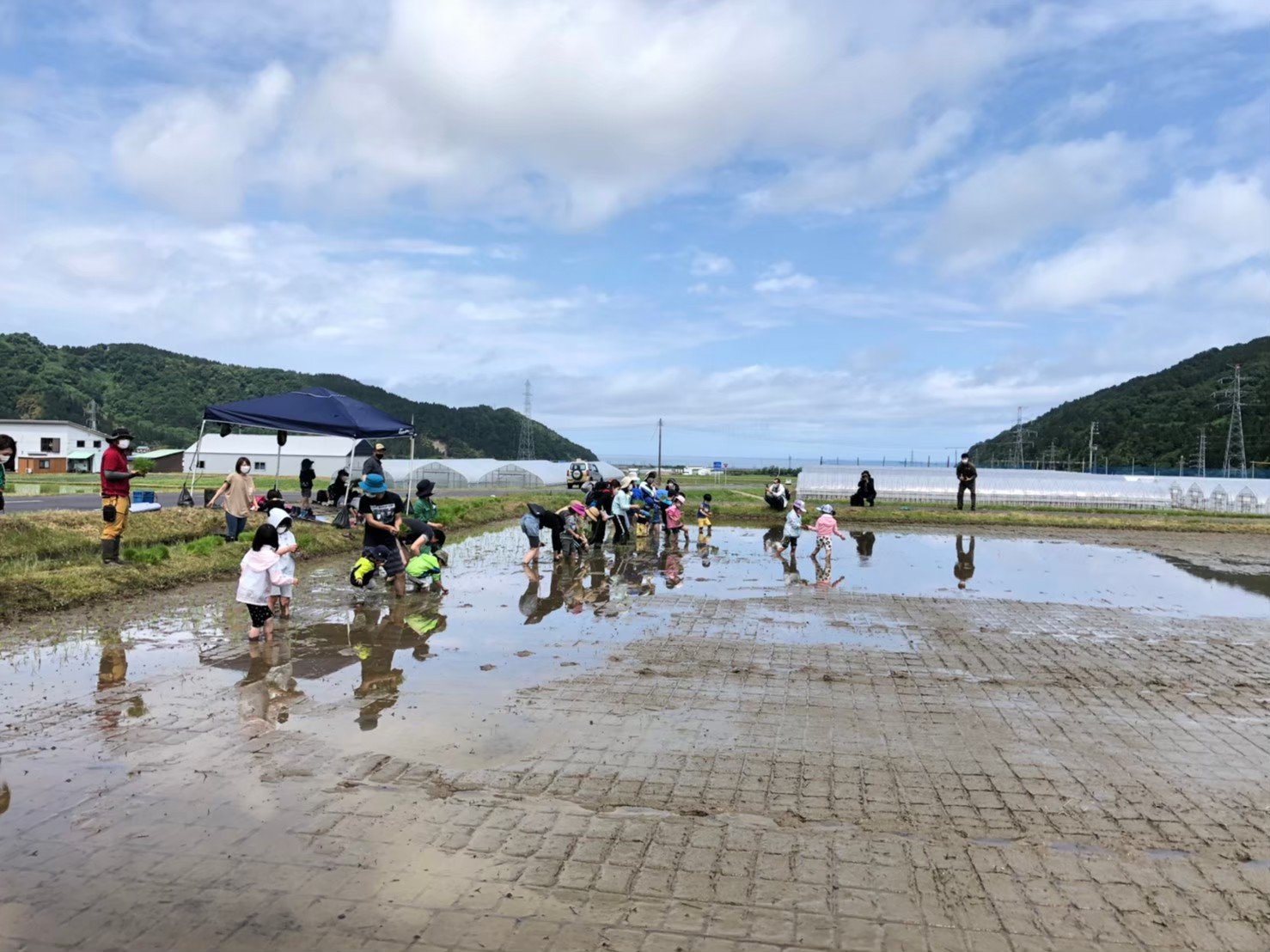 向こうには日本海が見渡せます