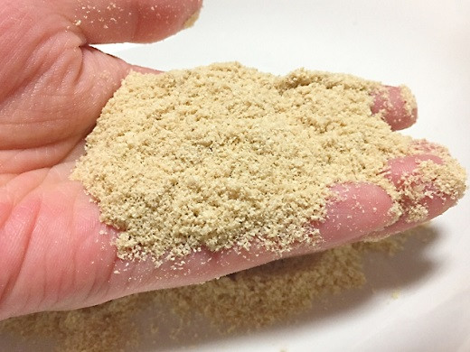 土壌づくりや除草に米ぬかや稲わらなどを活用して、農業廃棄物を減らすという環境にも配慮したお米作りをしています。