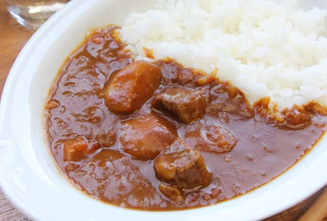 黒田庄和牛のお肉がゴロっと入ったカレー