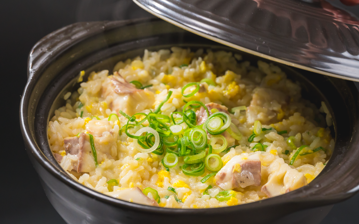 濃厚な旨味とコラーゲンが溶け出した残り汁を使って、
締めの「尾鷲マハタ雑炊」も是非お楽しみください！