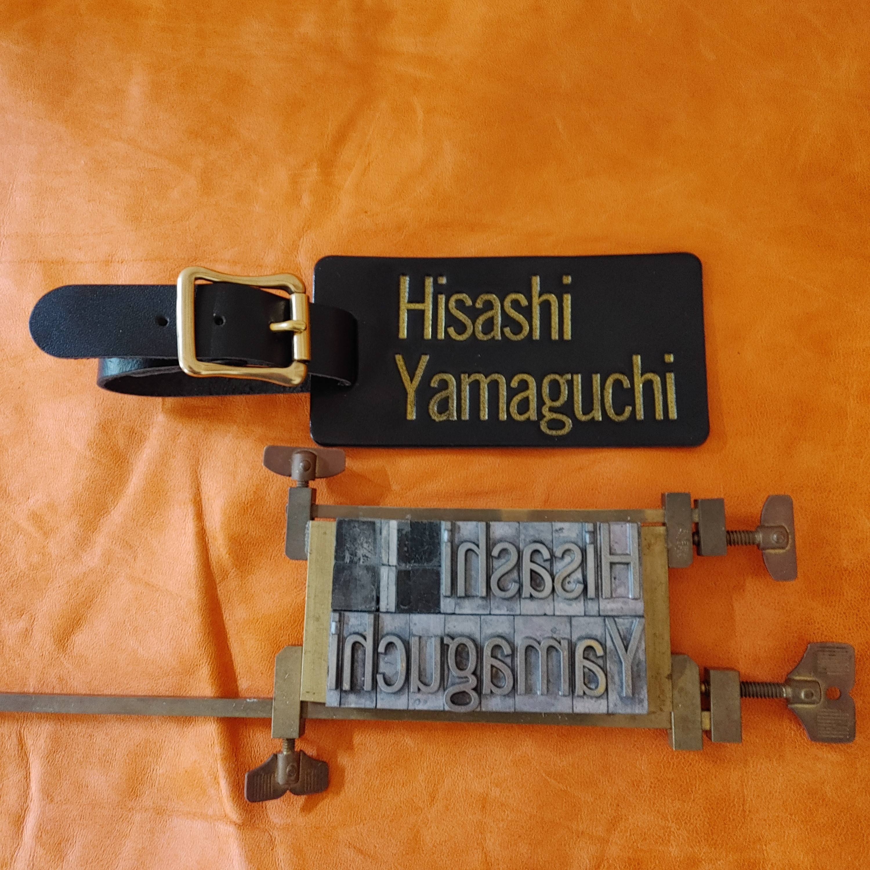 パターン2:黒×金