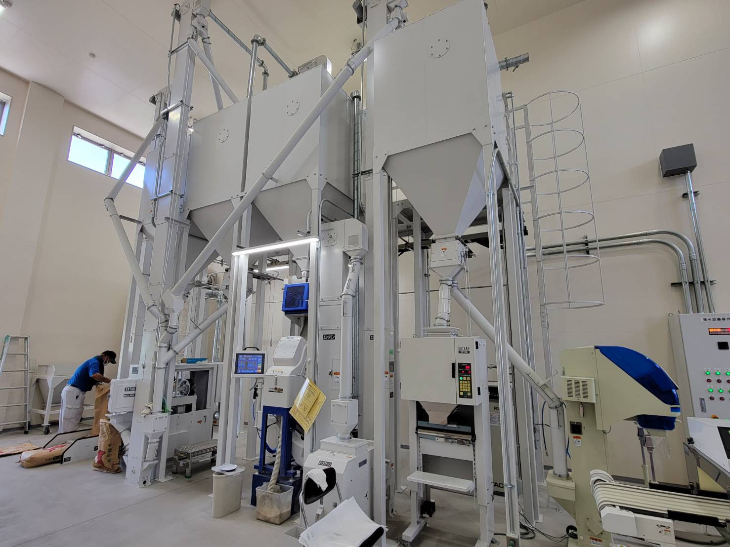 最新の精米機で精米しています。