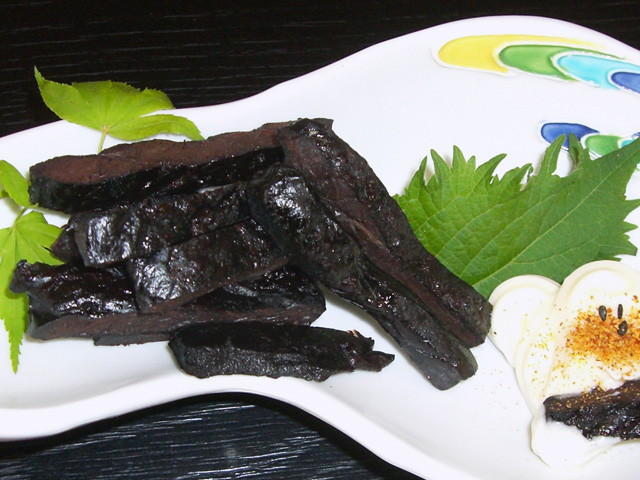 ツチ鯨はクセが無く食べやすいのが特徴です。