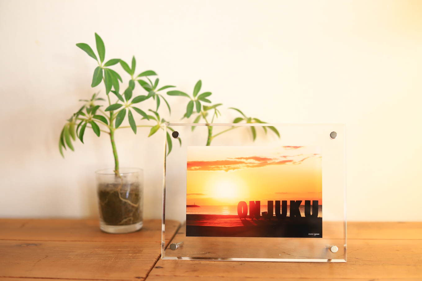 インテリアに馴染みやすいシンプルなデザイン