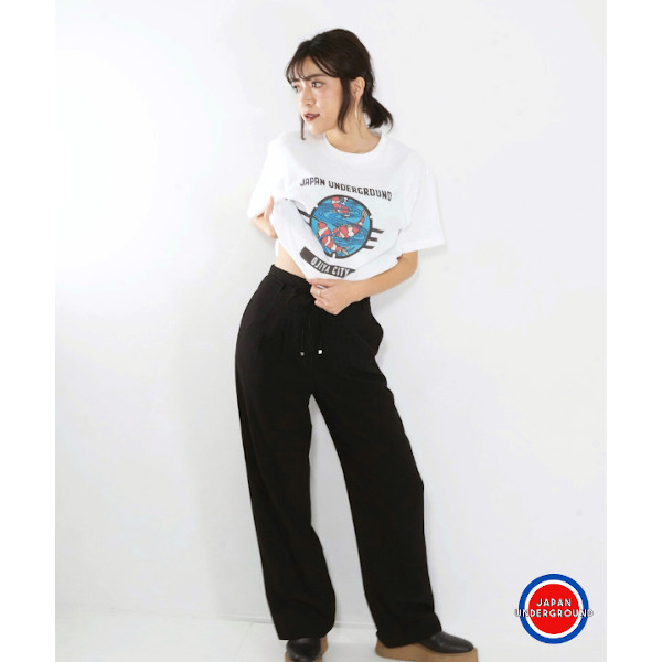 小千谷市マンホールデザインTシャツ!「紅白柄」の錦鯉が描かれたデザイン。