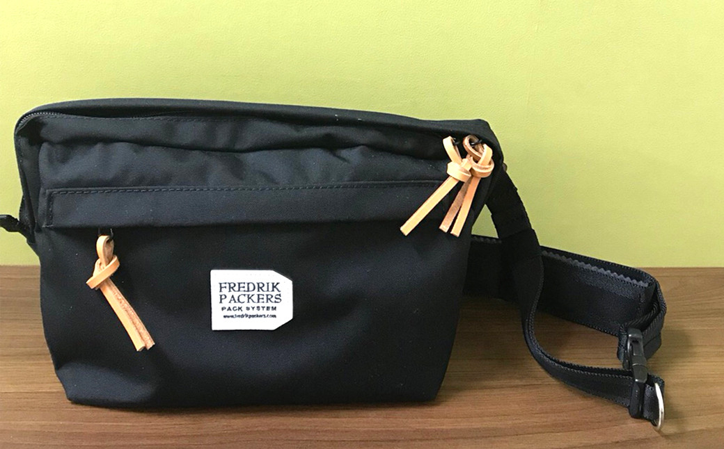 FREDRIK PACKERS  500D FUNNY PACK(BLACK／NAVY)