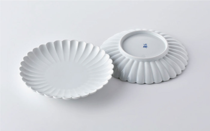 皿 花 プレート かわいい 中皿 白 ホワイト おしゃれ プレート 陶器 かわいい お花 やきもの 器 ケーキ皿 取り皿 パン皿