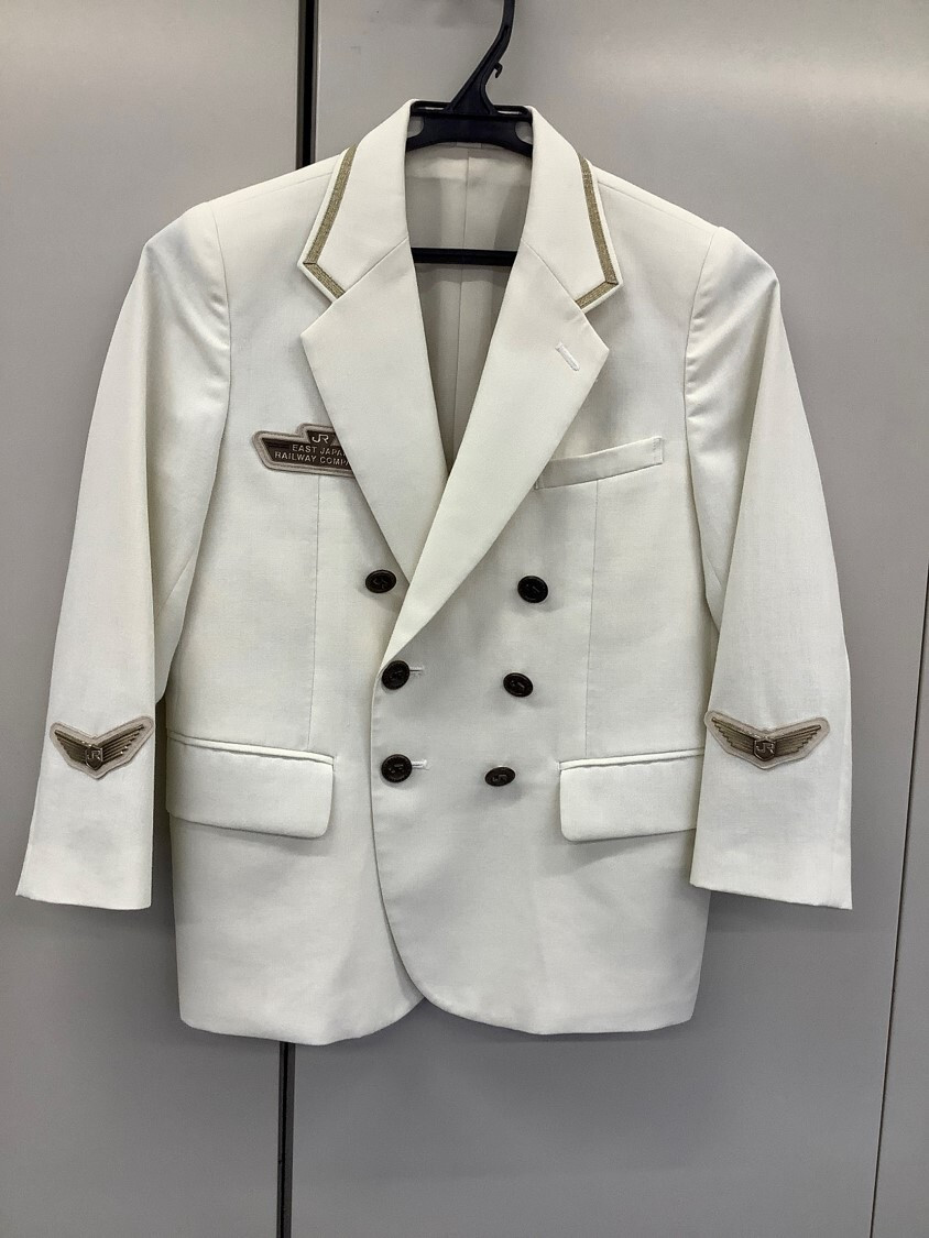 小学生までのお子様には制服、制帽を着用して写真撮影が可能です。