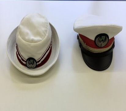 小学生までのお子様には制服、制帽を着用して写真撮影が可能です。