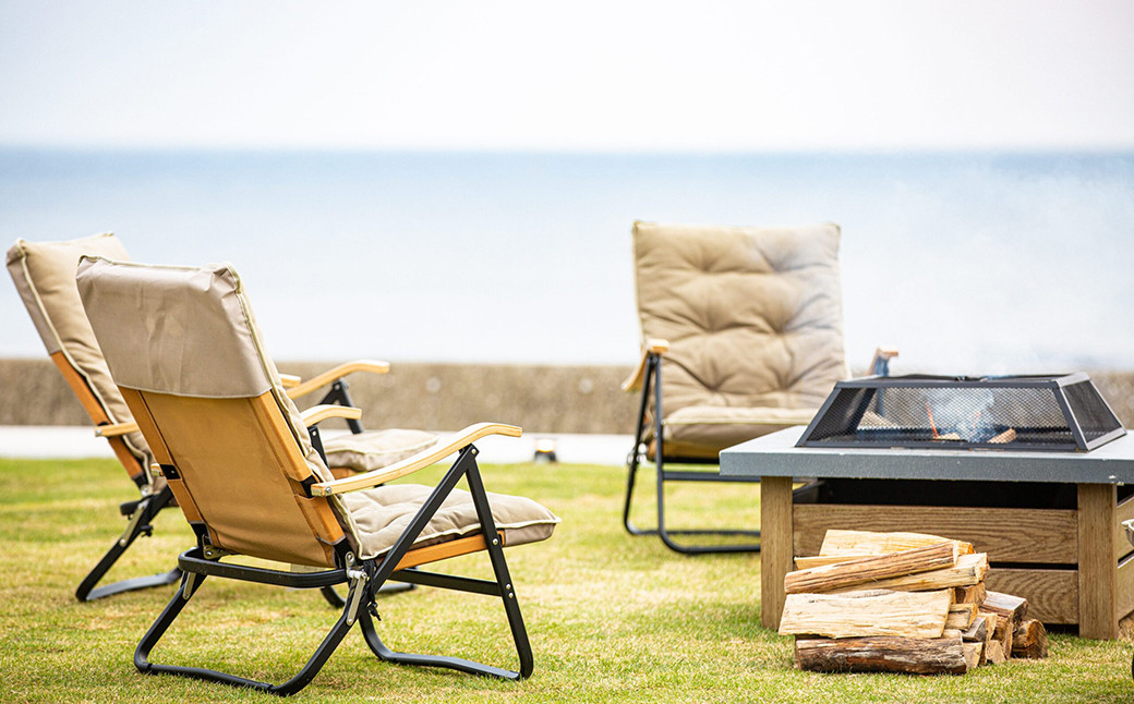 誰もが集まり炎のゆらぎを楽しめる「焚火ラウンジ」