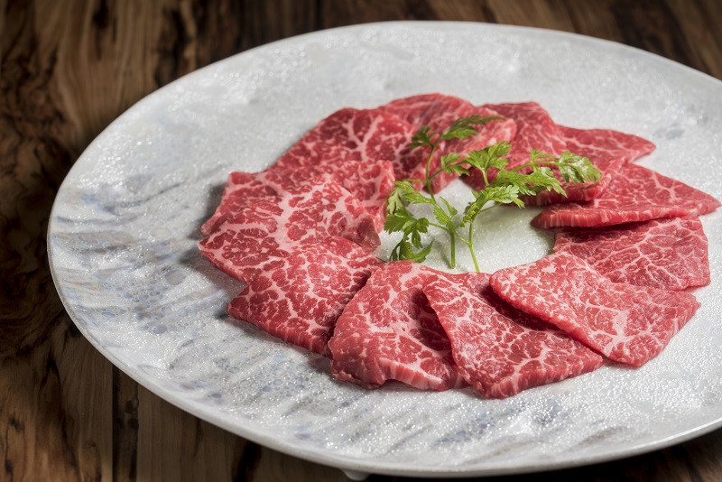 愛媛あかね和牛 焼肉用 赤身 ウデ モモ(約800g)国産 和牛 牛肉 バーベキュー 肉 お肉 (51-1)