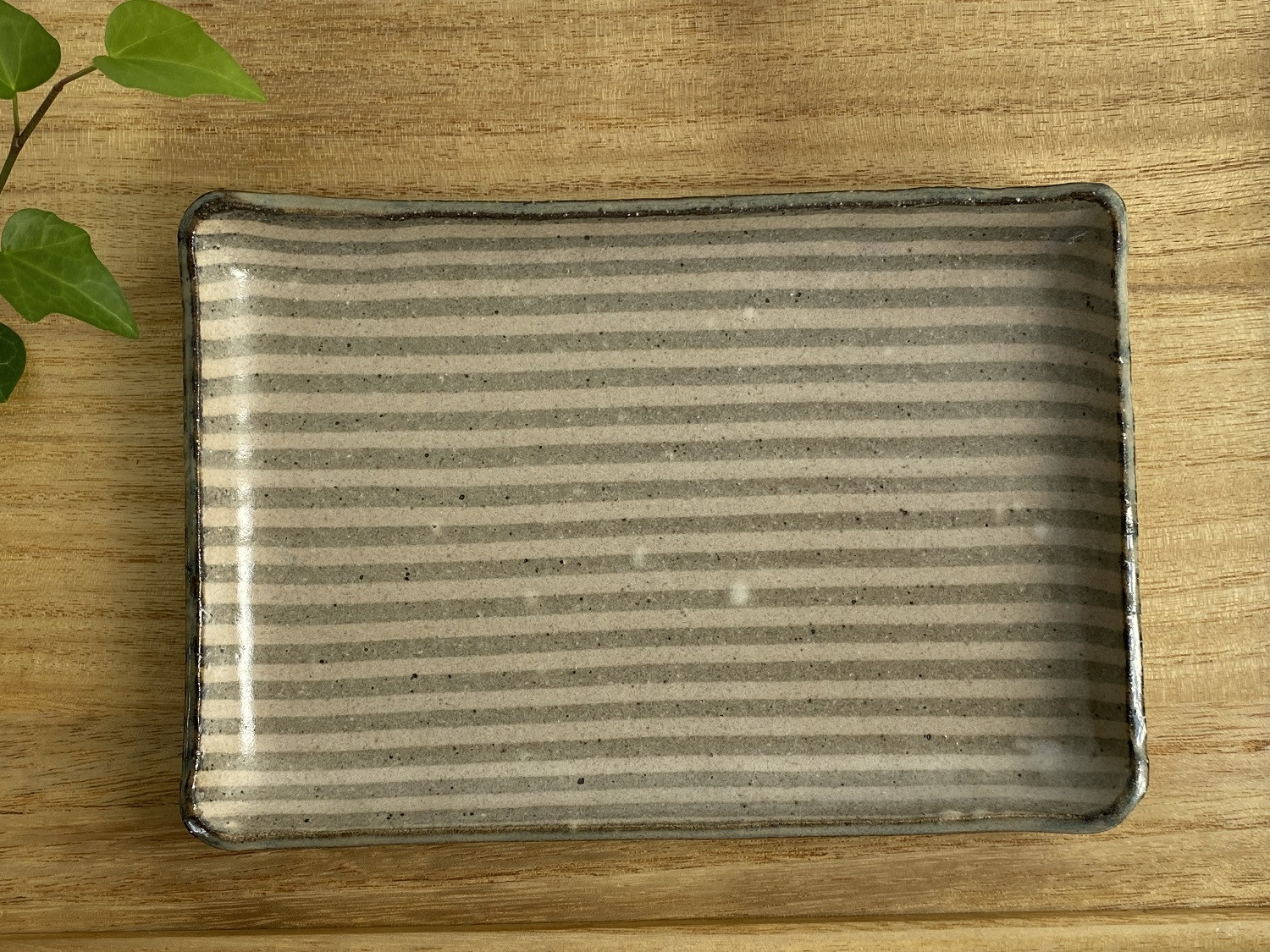 練り込み縞模様四角皿（2点）