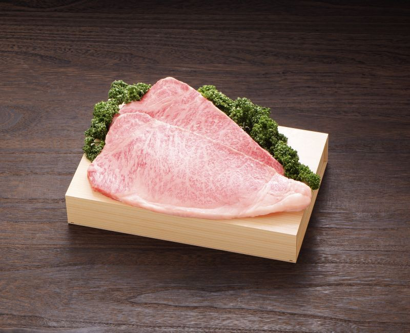 「佐賀牛」「Ａ５等級」のジューシーで、舌にとろけるやわらかさを、ぜひ、味わってください。