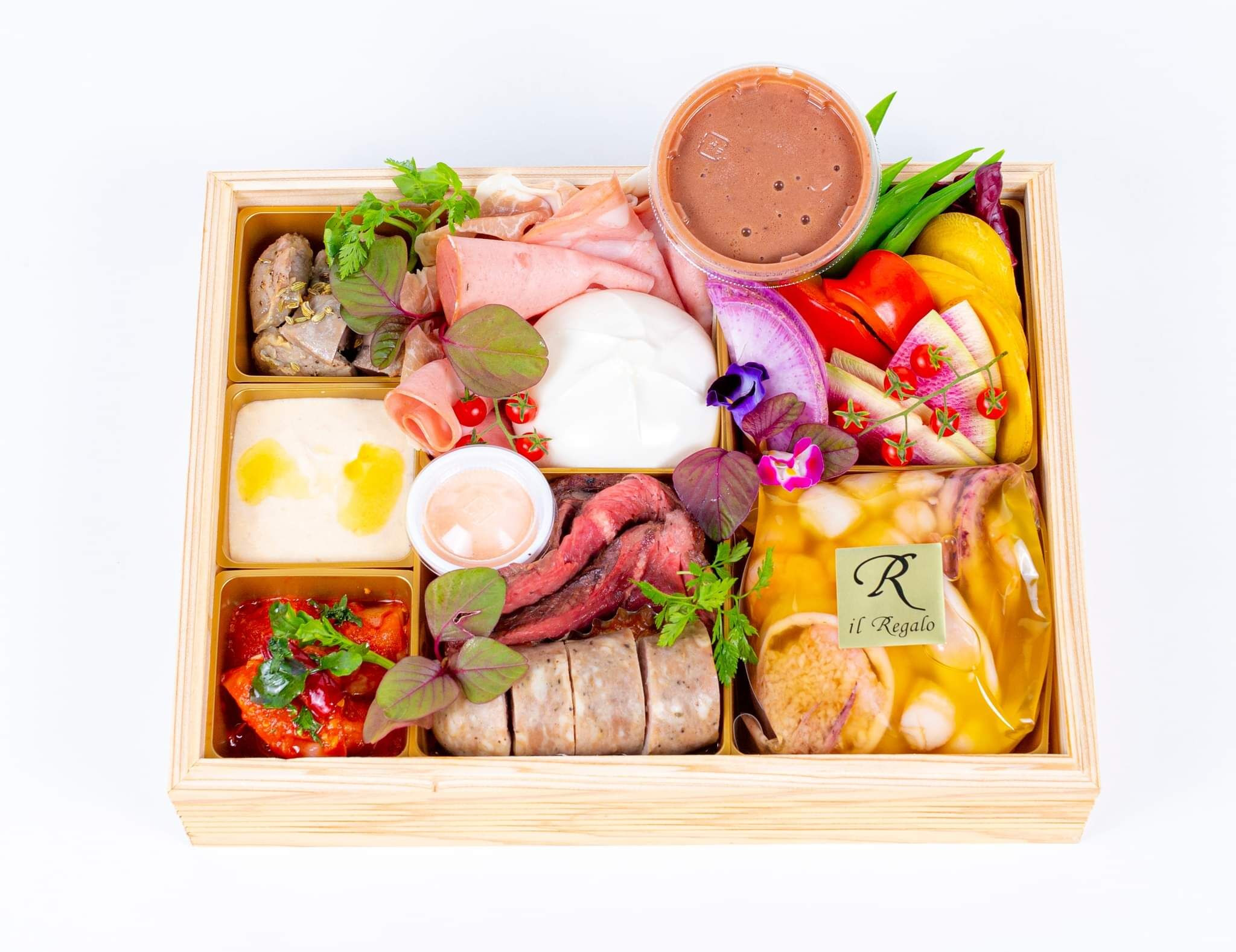 ※魚介のアヒージョ（写真右下）となっていますが、 アワビの姿煮（真空）となります。