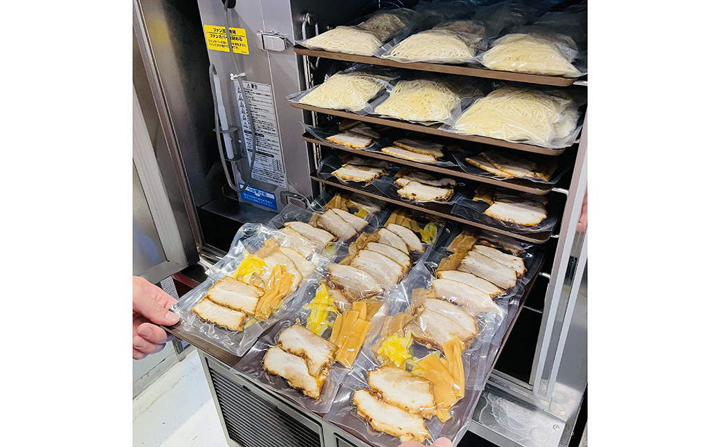 煮干しラーメン4人前+チャーシュー350g1本+メンマ300g