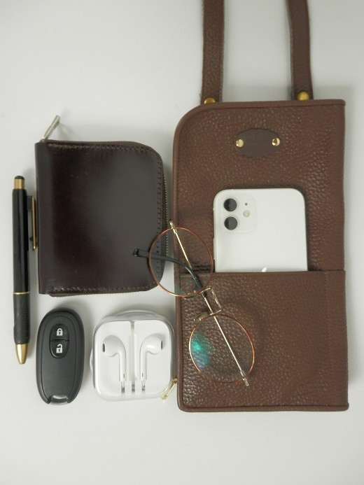 イメージ画像であり、バッグ以外の小物はつきません。