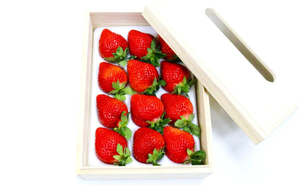 ティッシュボックス用 特別仕様の桐箱入り プレミアム あまおう 約400g×1パック