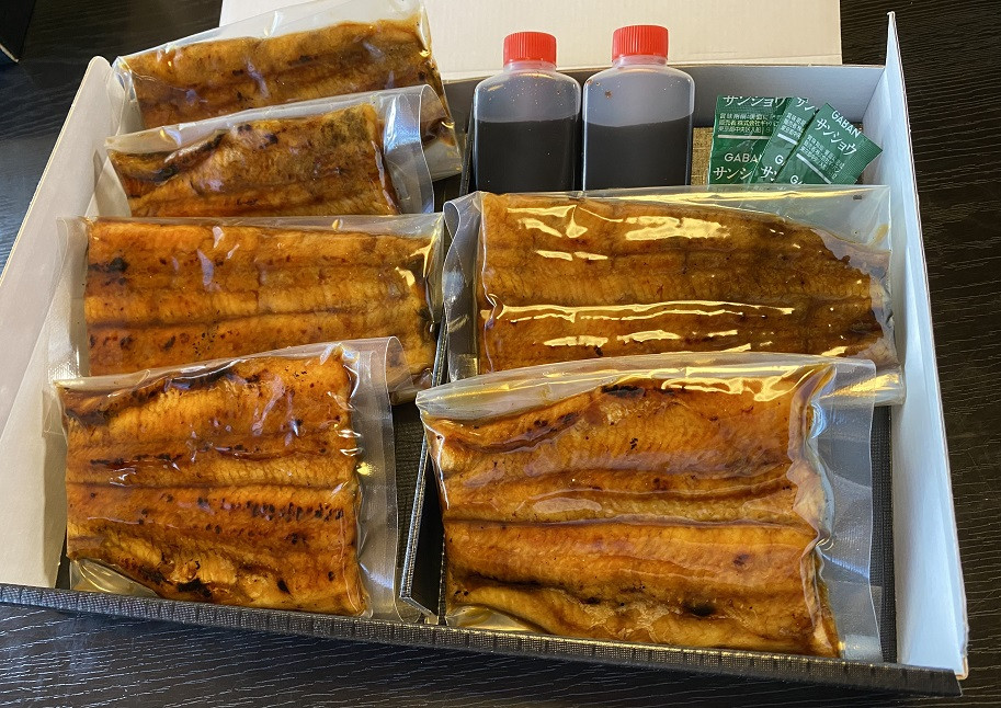 加熱しやすいよう、半尾ずつ真空包装しお届け致します