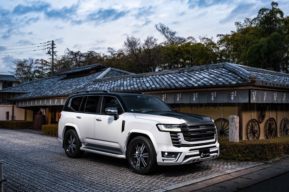 【トヨタ 300系 ランドクルーザー ZX】 ラヴライン リアアンダー スポイラー （AES製） 【つや消し ブラック仕様】