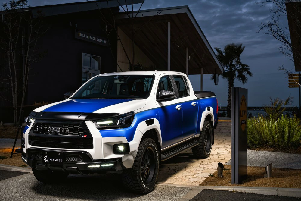 【トヨタ ハイラックス GR SPORT】 ピラーパネル  4ピース （AES製） 【カーボン柄 ブラック仕様】