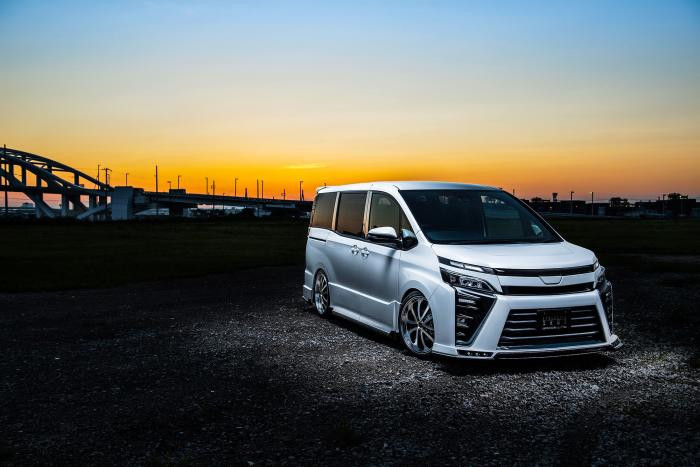 【トヨタ 80系 ヴォクシー】 ピラーパネル 6ピース （AES製） 【カーボン柄 ブラック仕様】 3173-9140